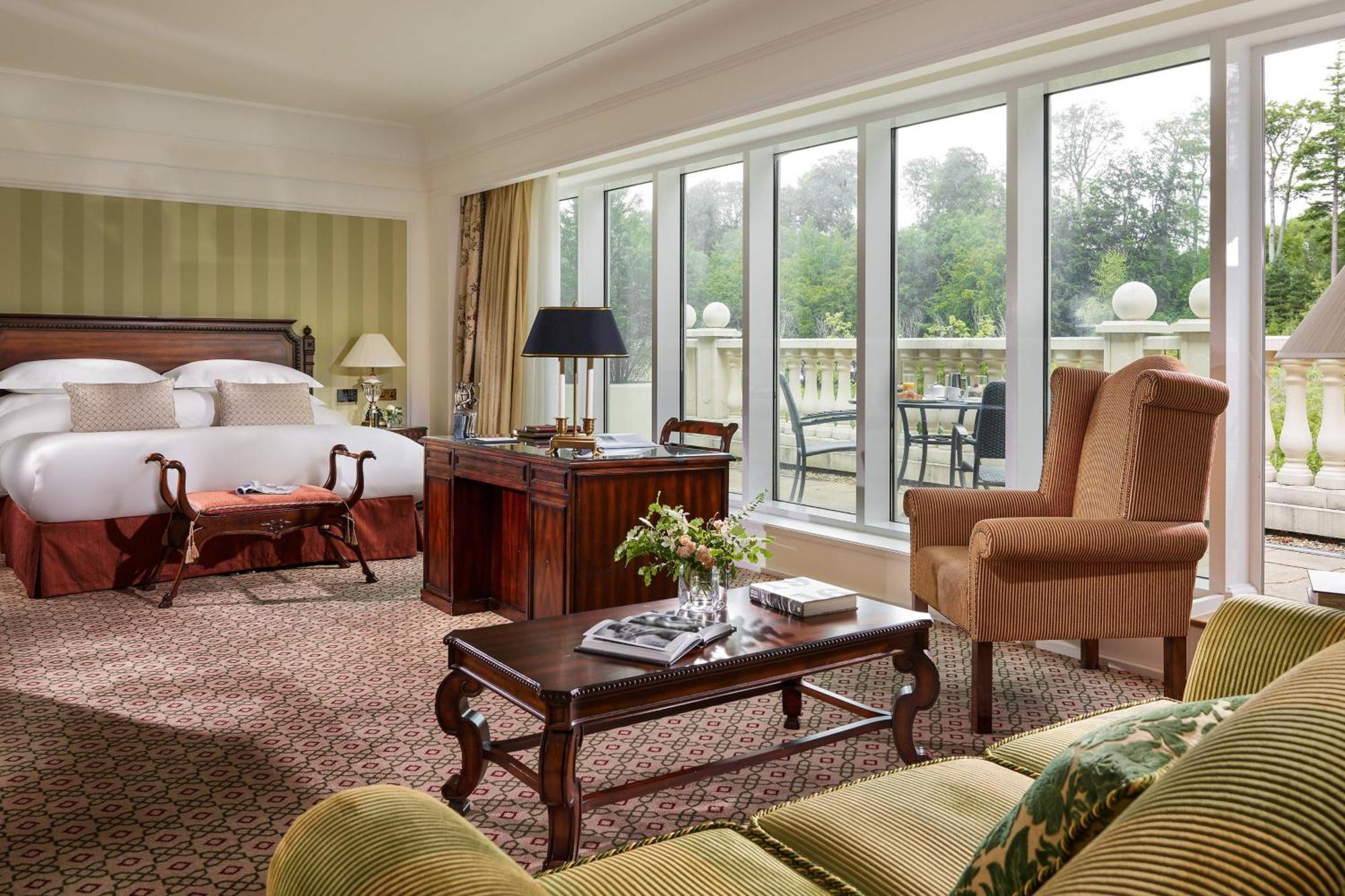 โรงแรมพาวเวอร์สคอร์ต ออโตกราฟ คอลเลคชั่น Enniskerry ภายนอก รูปภาพ A suite at the hotel