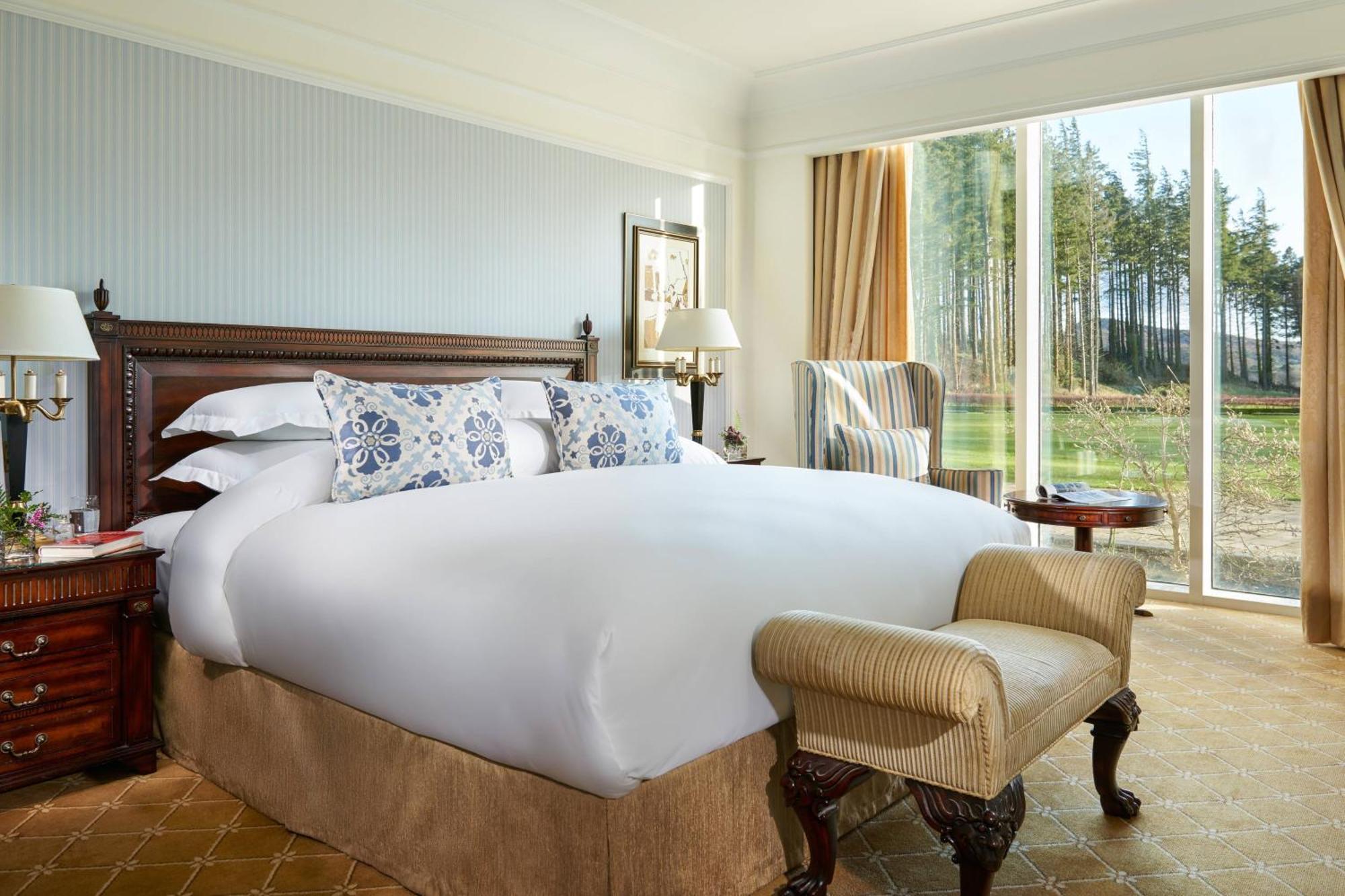 โรงแรมพาวเวอร์สคอร์ต ออโตกราฟ คอลเลคชั่น Enniskerry ภายนอก รูปภาพ A bedroom at the InterContinental