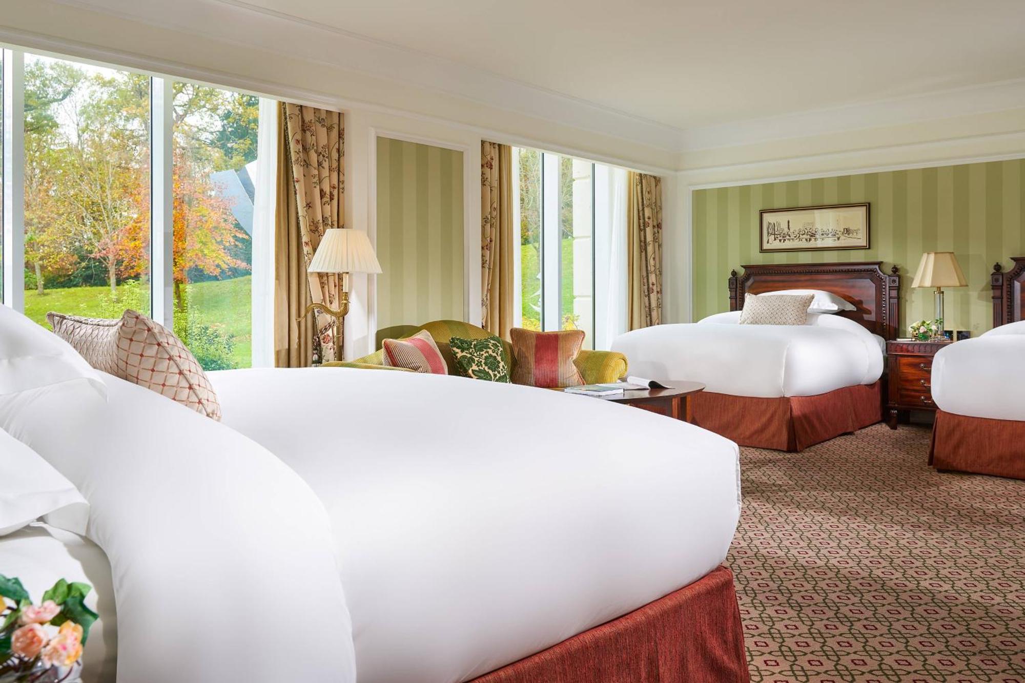 โรงแรมพาวเวอร์สคอร์ต ออโตกราฟ คอลเลคชั่น Enniskerry ภายนอก รูปภาพ A guest room at The Westin Boston Harbor