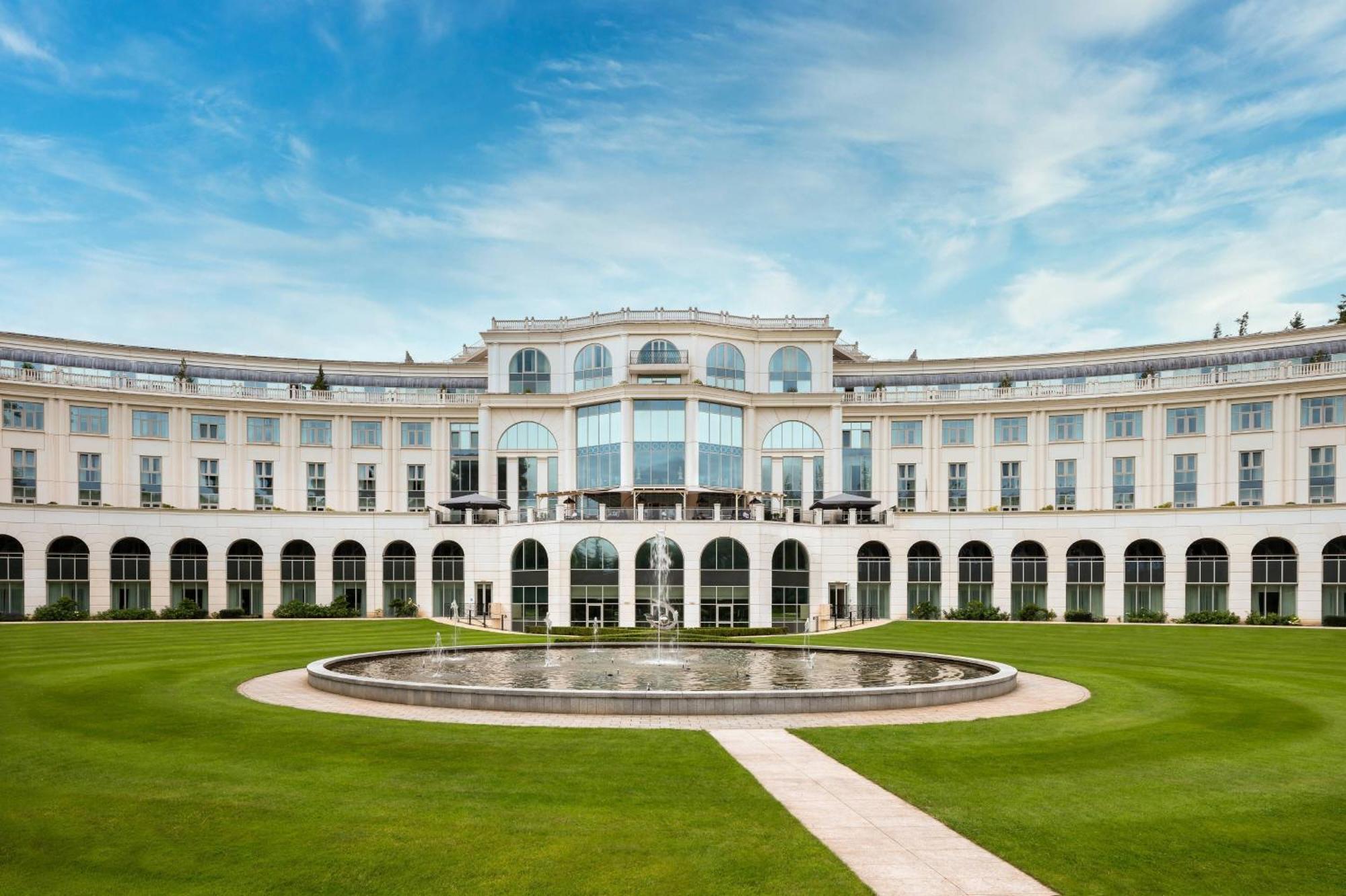 โรงแรมพาวเวอร์สคอร์ต ออโตกราฟ คอลเลคชั่น Enniskerry ภายนอก รูปภาพ The St. Regis Istanbul