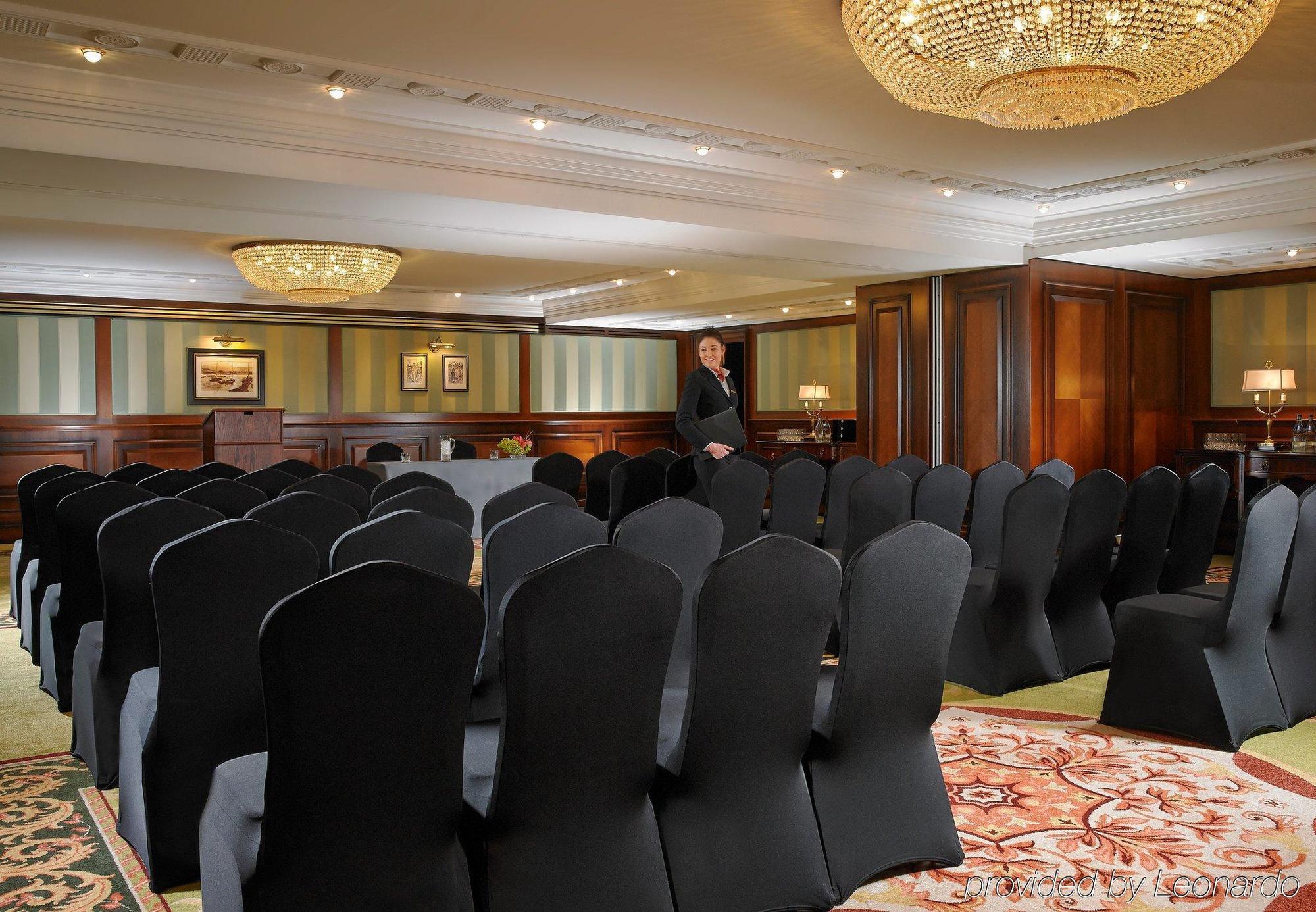 โรงแรมพาวเวอร์สคอร์ต ออโตกราฟ คอลเลคชั่น Enniskerry ภายนอก รูปภาพ The ballroom