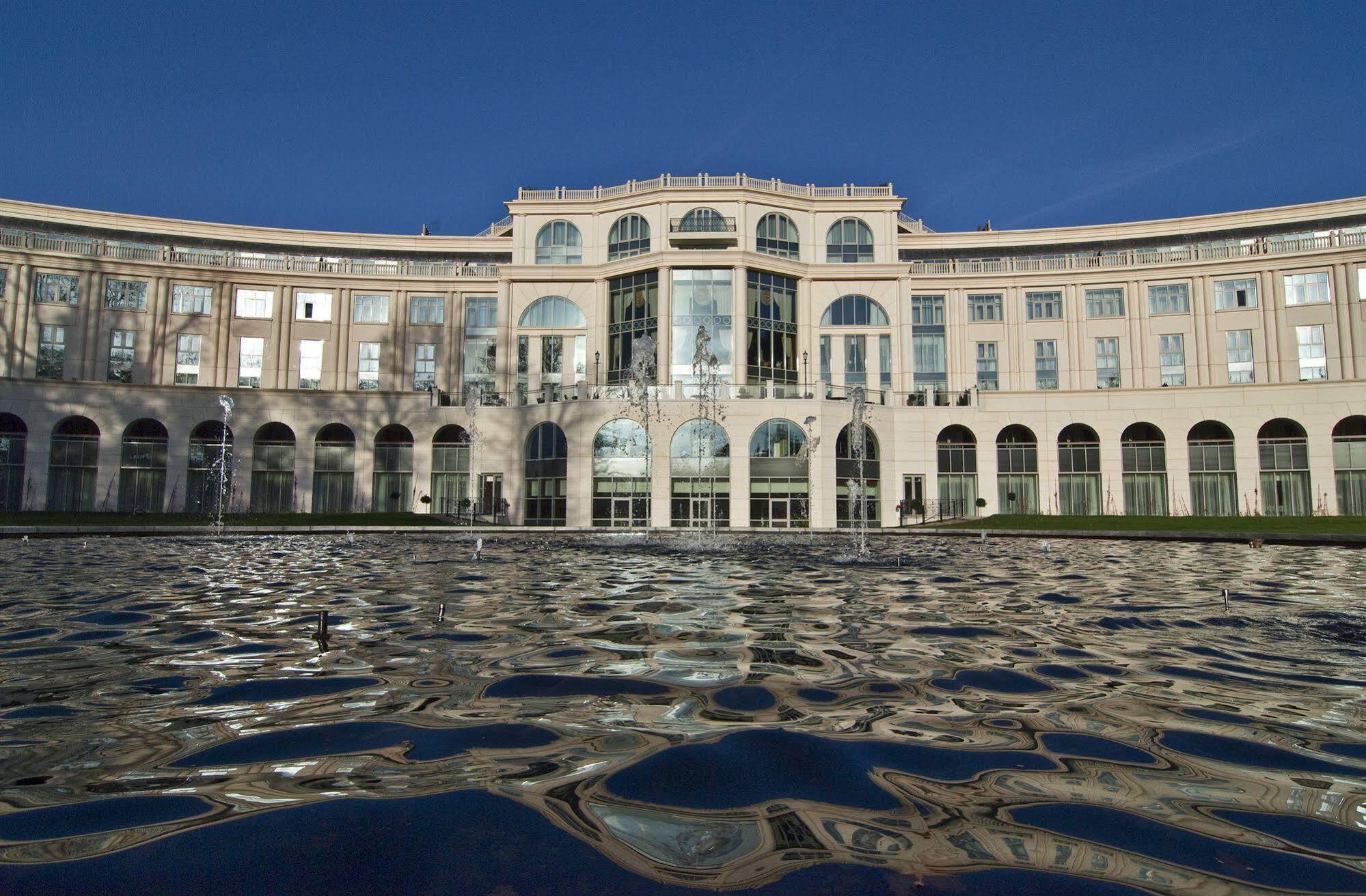 โรงแรมพาวเวอร์สคอร์ต ออโตกราฟ คอลเลคชั่น Enniskerry ภายนอก รูปภาพ The Palace of Europe, Strasbourg, France